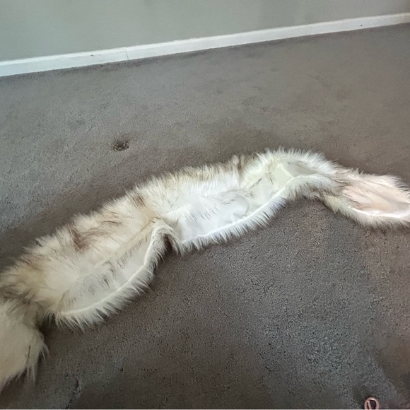 Fur Wraps (2) - Picture 4 of 7